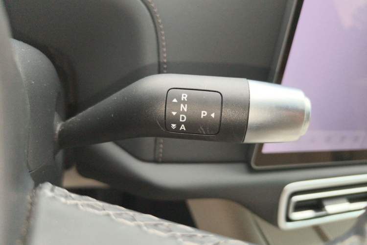Used Li Auto L8 2025 Max Smart Refresh Edition Gear Lever