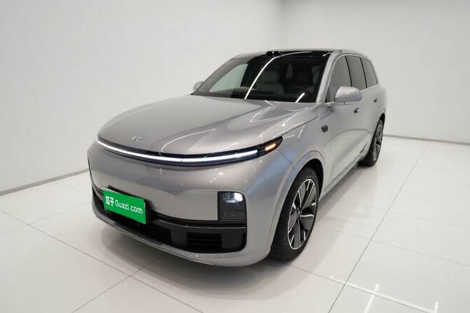 Li Auto L8 2025