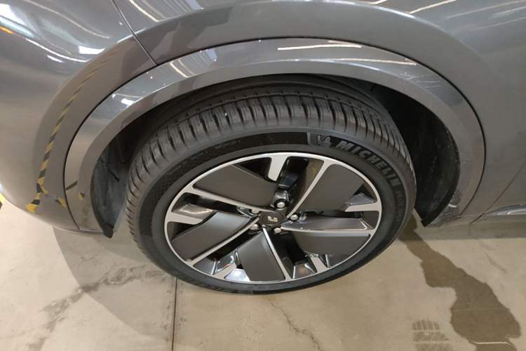 Used Li Auto L8 2025 Ultra Smart Refreshed Edition Left Front Wheel Hub