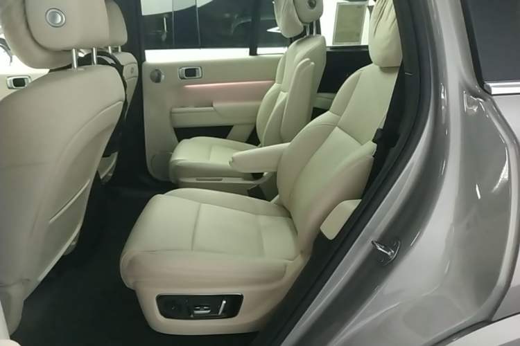 Used Li Auto L8 2025 Ultra Smart Refreshed Edition Left Rear Seat