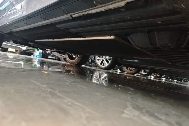 Used Li Auto L8 2025 Max Smart Refresh Edition Left Side Sill
