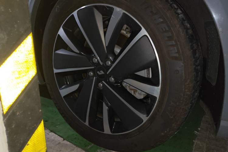 Used Li Auto L8 2025 Max Smart Refresh Edition Right Front Wheel Hub