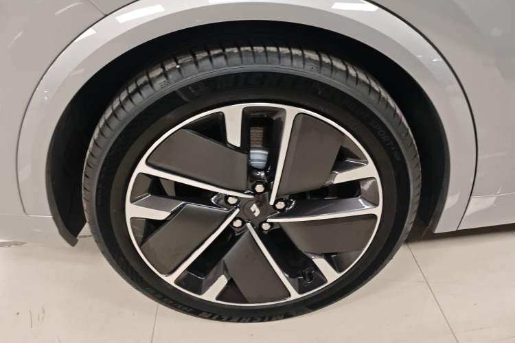Used Li Auto L8 2025 Ultra Smart Refreshed Edition Right Rear Wheel Hub