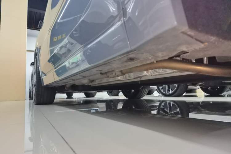 Used Li Auto L8 2025 Ultra Smart Refreshed Edition Right Side Sill
