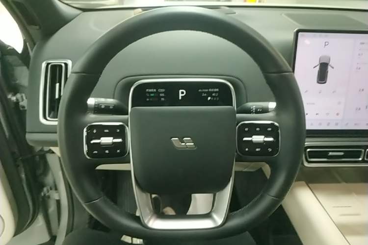 Used Li Auto L8 2025 Ultra Smart Refreshed Edition Steering Wheel