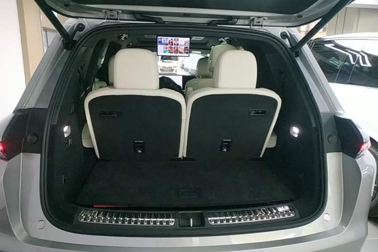 Used Li Auto L8 2025 Ultra Smart Refreshed Edition Trunk