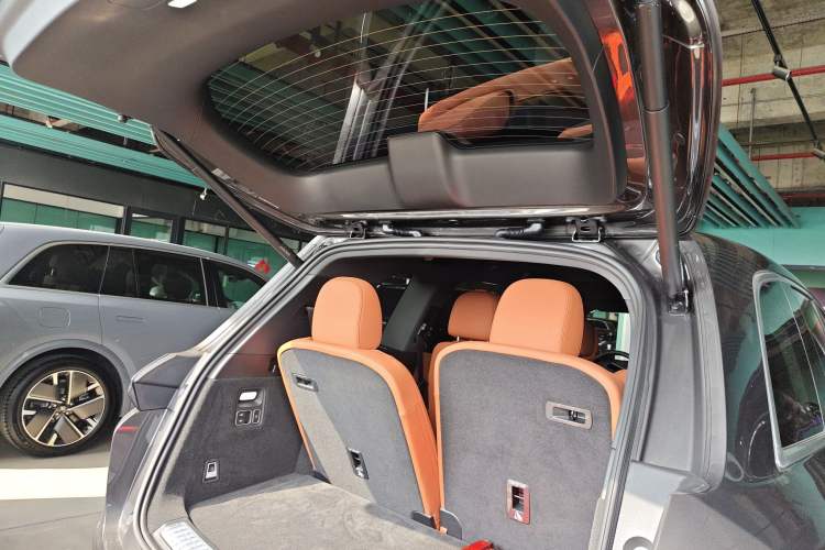 Used Li Auto L8 2025 Max Smart Refresh Edition Trunk