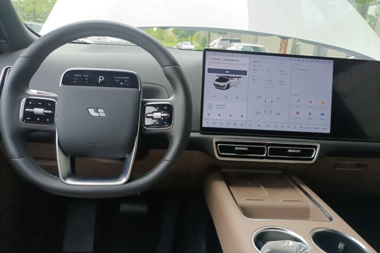 Used Li Auto L8 2025 Max Smart Refresh Edition Center Console
