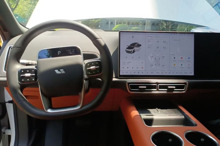 Used Li Auto L8 2025 Ultra Smart Refreshed Edition Center Console