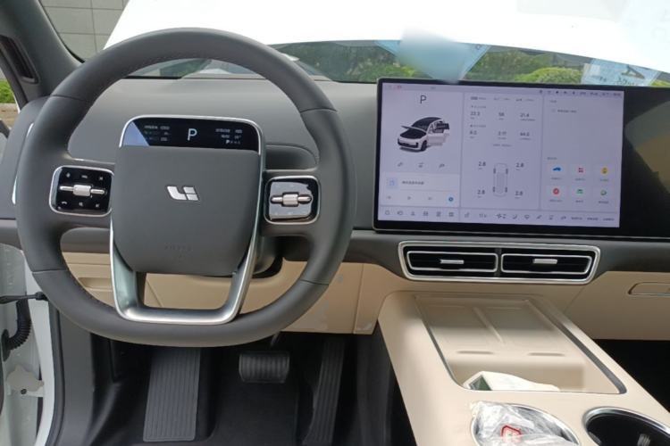 Used Li Auto L8 2025 Max Smart Refresh Edition Center Console