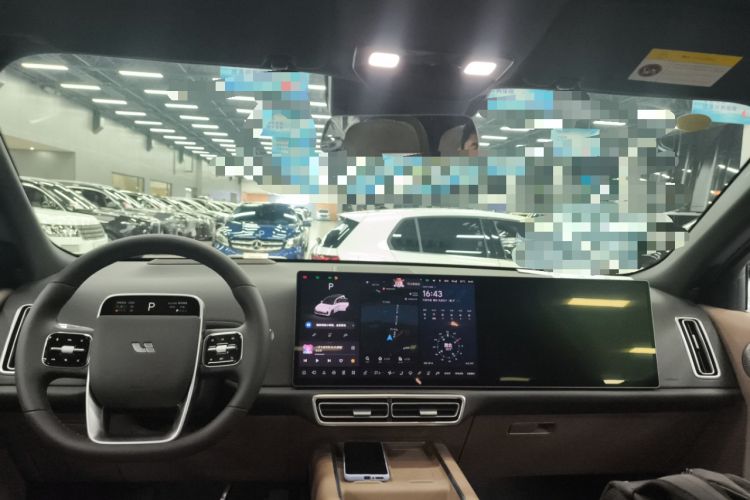 Used Li Auto L8 2025 Pro Smart Refresh Edition Center Console