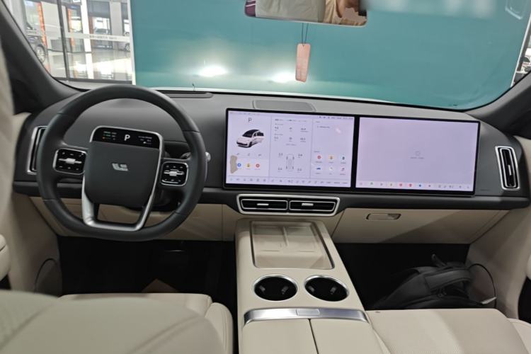 Used Li Auto L8 2025 Ultra Smart Refreshed Edition Center Console