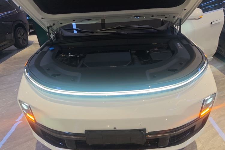 Used Li Auto L8 2025 Ultra Smart Refreshed Edition Engine Bay