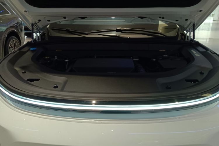 Used Li Auto L8 2025 Ultra Smart Refreshed Edition Engine Bay