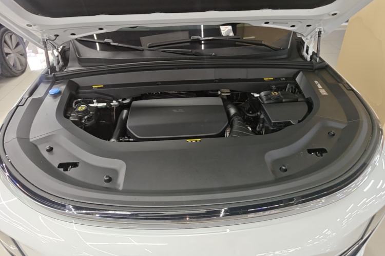 Used Li Auto L8 2025 Ultra Smart Refreshed Edition Engine Bay