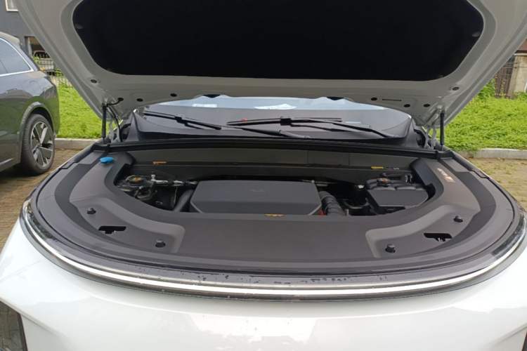 Used Li Auto L8 2025 Max Smart Refresh Edition Engine Bay