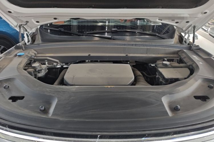 Used Li Auto L8 2025 Ultra Smart Refreshed Edition Engine Bay