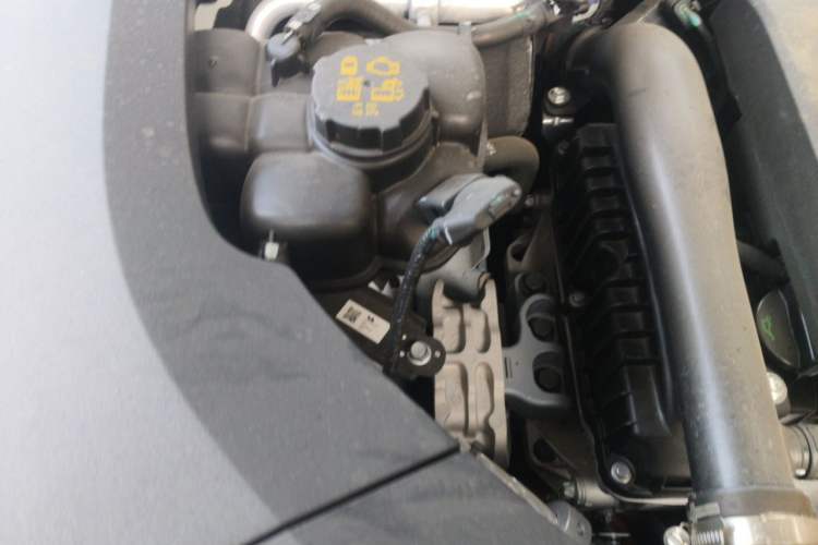Used Li Auto L8 2025 Max Smart Refresh Edition Engine Bay Right