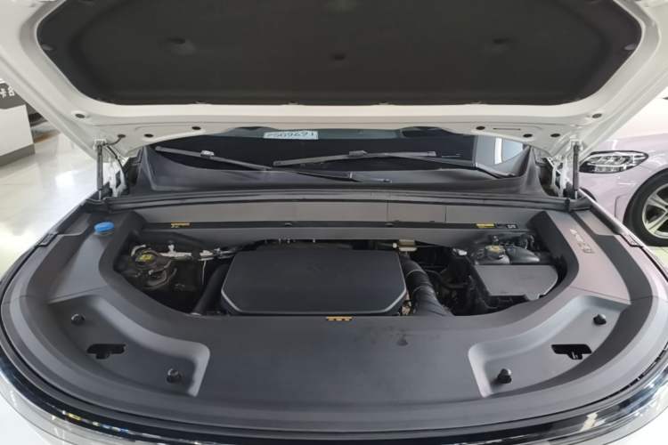 Used Li Auto L8 2025 Ultra Smart Refreshed Edition Engine Bay