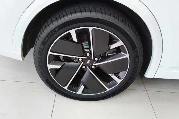 Used Li Auto L8 2025 Max Smart Refresh Edition Exterior 5