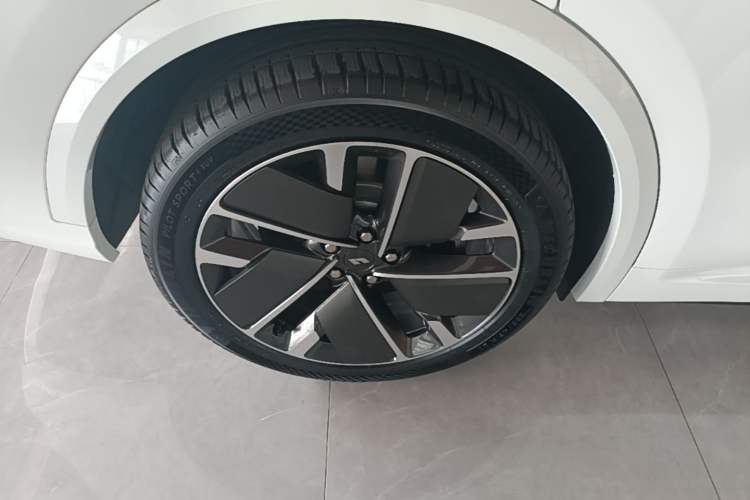 Used Li Auto L8 2025 Ultra Smart Refreshed Edition Exterior 5