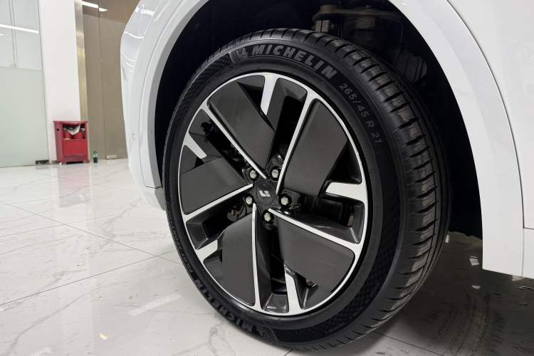 Used Li Auto L8 2025 Max Smart Refresh Edition Exterior 6