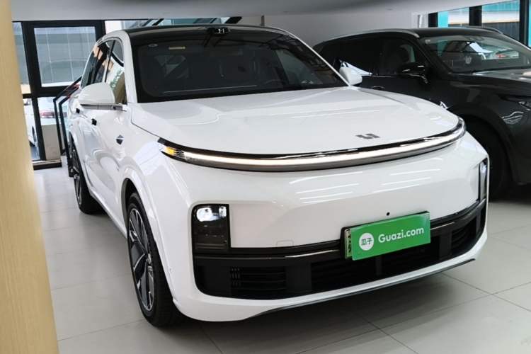 Used Li Auto L8 2025 Max Smart Refresh Edition Front Right 45 Deg