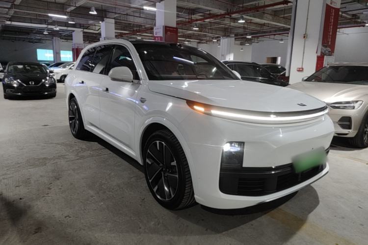 Used Li Auto L8 2025 Max Smart Refresh Edition Front Right 45 Deg