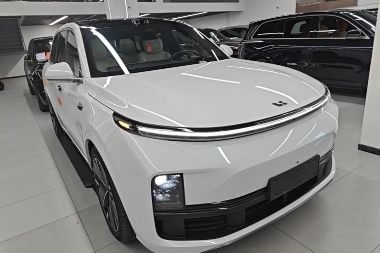 Used Li Auto L8 2025 Ultra Smart Refreshed Edition Front Right 45 Deg