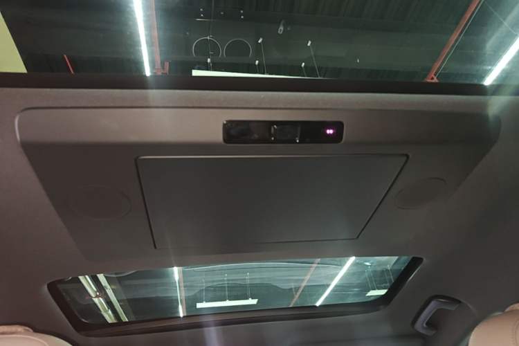 Used Li Auto L8 2025 Ultra Smart Refreshed Edition Headliner
