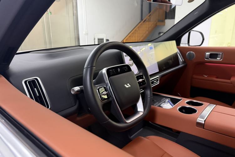Used Li Auto L8 2025 Max Smart Refresh Edition Interior 2