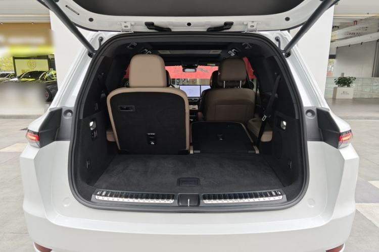 Used Li Auto L8 2025 Ultra Smart Refreshed Edition Interior 4