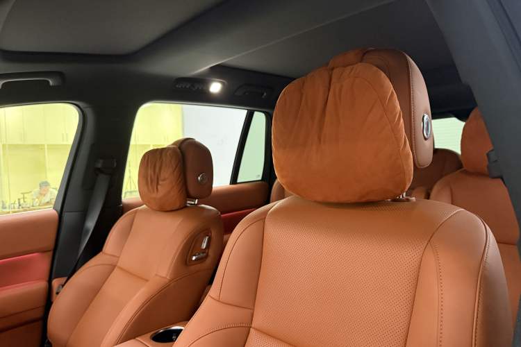 Used Li Auto L8 2025 Max Smart Refresh Edition Interior 4