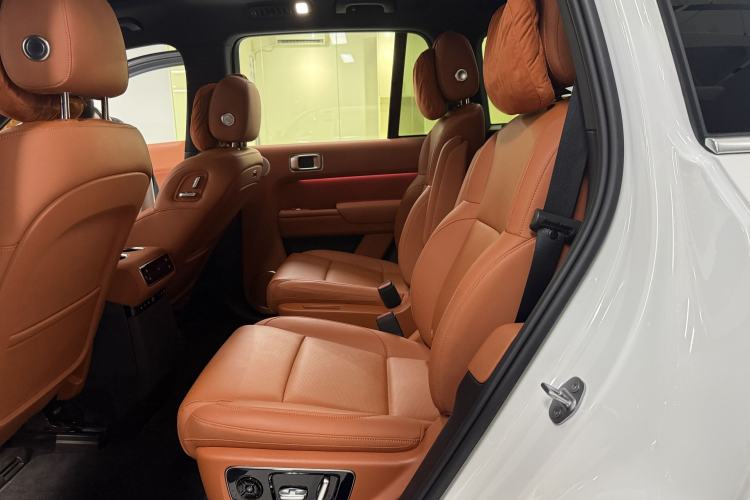 Used Li Auto L8 2025 Max Smart Refresh Edition Interior 9