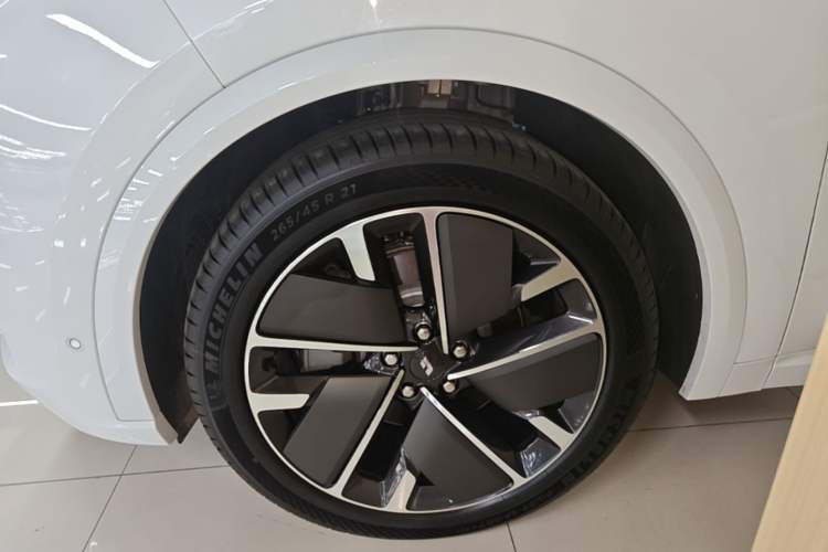 Used Li Auto L8 2025 Ultra Smart Refreshed Edition Left Front Wheel Hub