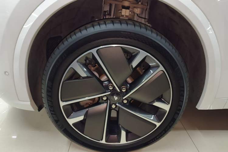Used Li Auto L8 2025 Max Smart Refresh Edition Left Front Wheel Hub