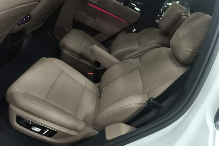 Used Li Auto L8 2025 Pro Smart Refresh Edition Left Rear Seat
