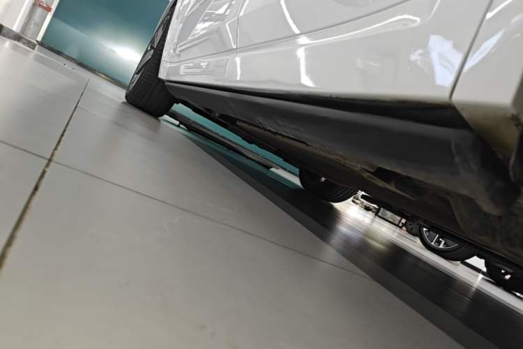 Used Li Auto L8 2025 Ultra Smart Refreshed Edition Left Side Sill