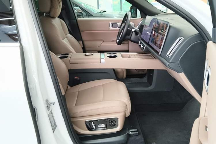 Used Li Auto L8 2025 Max Smart Refresh Edition Right Front Seat