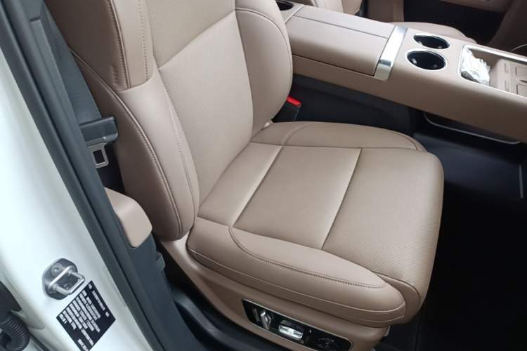 Used Li Auto L8 2025 Max Smart Refresh Edition Right Front Seat
