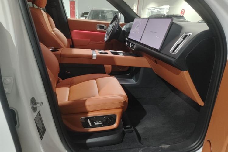 Used Li Auto L8 2025 Max Smart Refresh Edition Right Front Seat