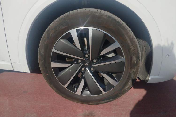 Used Li Auto L8 2025 Max Smart Refresh Edition Right Front Wheel Hub