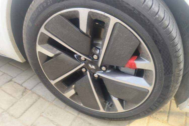 Used Li Auto L8 2025 Max Smart Refresh Edition Right Front Wheel Hub