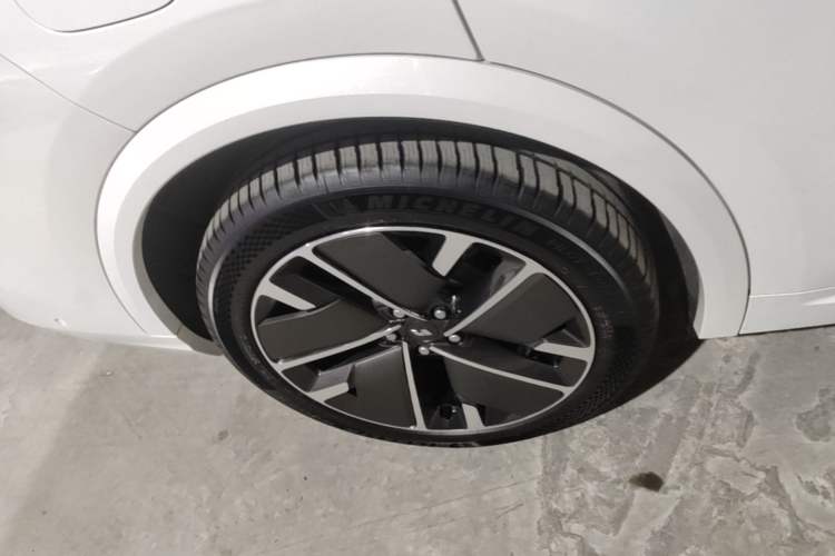 Used Li Auto L8 2025 Max Smart Refresh Edition Right Rear Wheel Hub