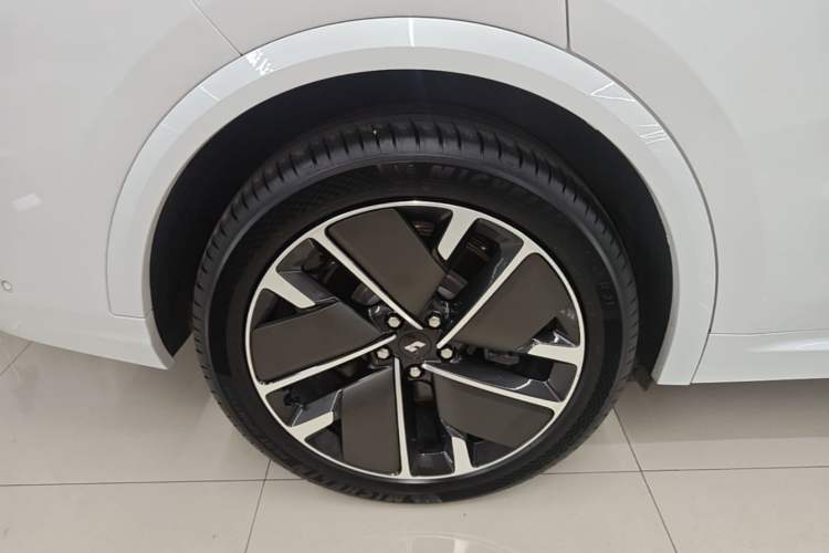 Used Li Auto L8 2025 Ultra Smart Refreshed Edition Right Rear Wheel Hub