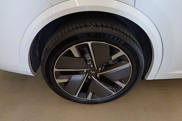 Used Li Auto L8 2025 Ultra Smart Refreshed Edition Right Rear Wheel Hub