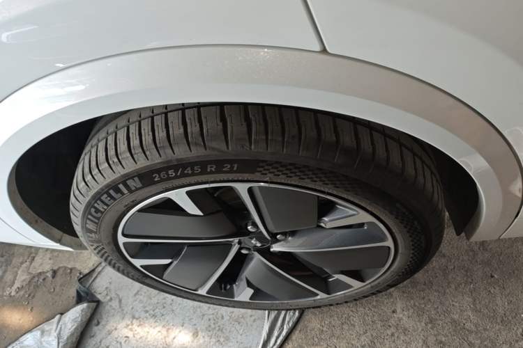 Used Li Auto L8 2025 Ultra Smart Refreshed Edition Right Rear Wheel Hub