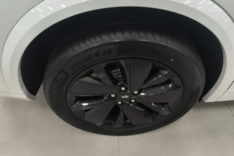 Used Li Auto L8 2025 Pro Smart Refresh Edition Right Rear Wheel Hub