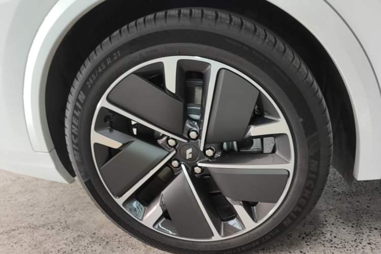 Used Li Auto L8 2025 Ultra Smart Refreshed Edition Right Rear Wheel Hub