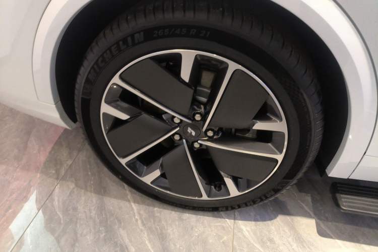 Used Li Auto L8 2025 Ultra Smart Refreshed Edition Right Rear Wheel Hub